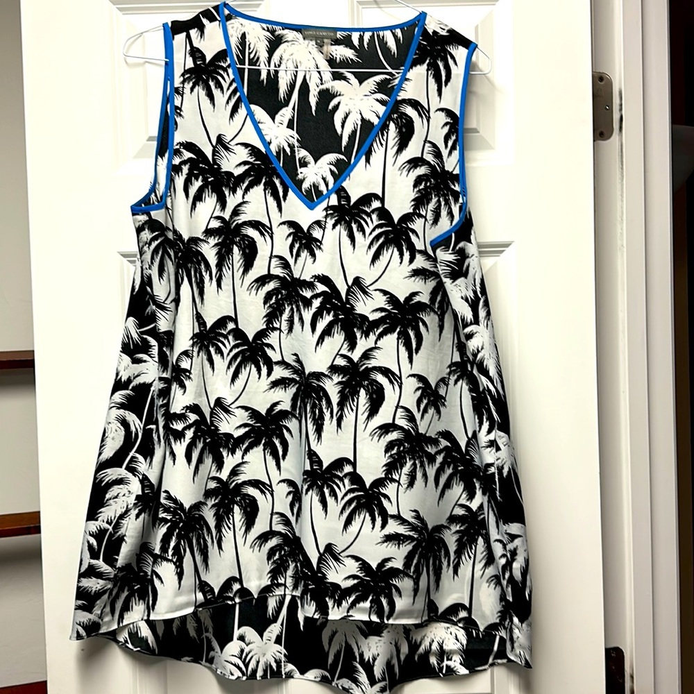 Vince Camuto sleeveless blouse size XL